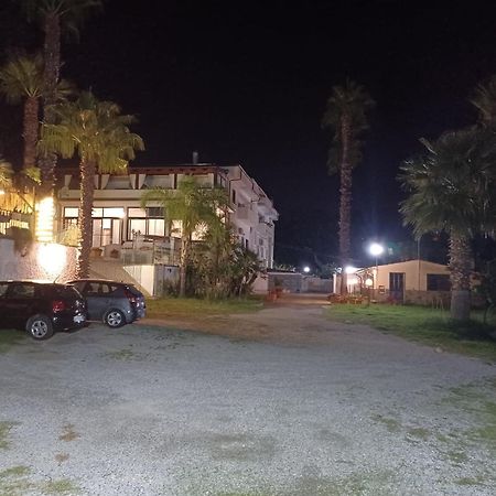 Bed and Breakfast Palm House Lamezia Terme Esterno foto