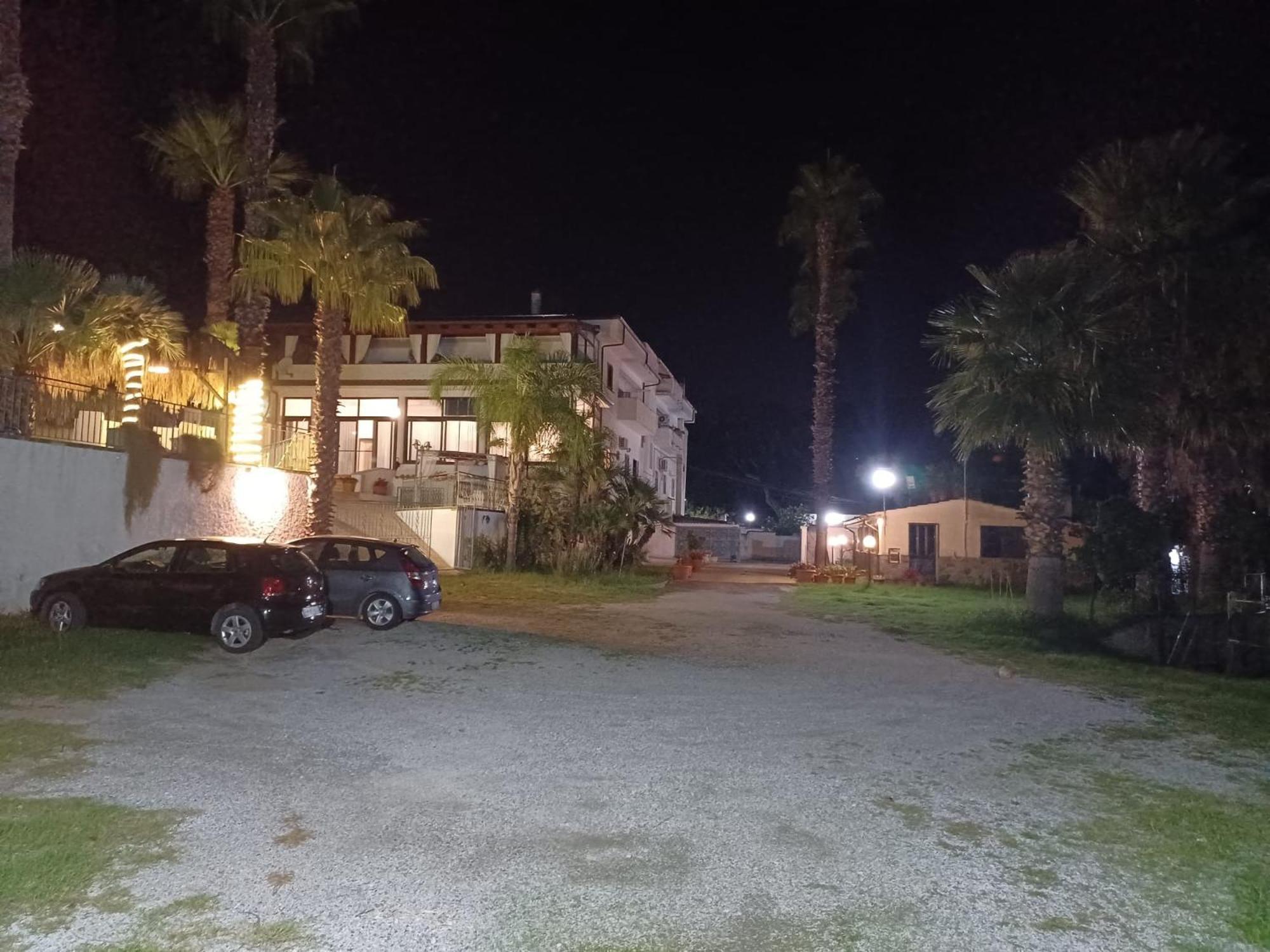 Bed and Breakfast Palm House Lamezia Terme Esterno foto